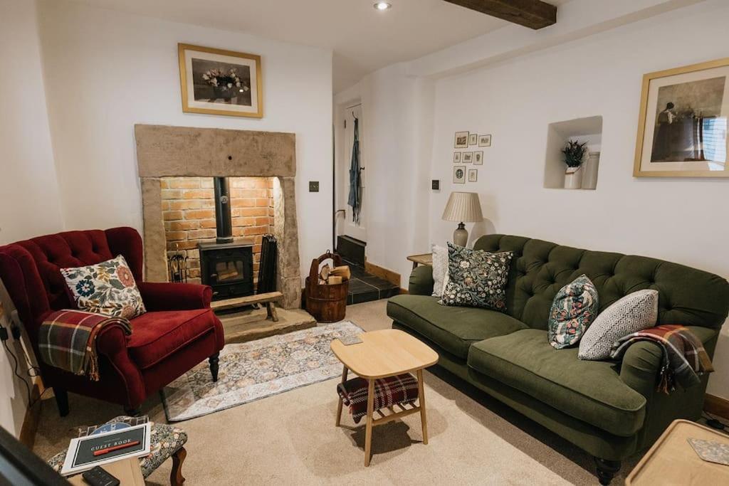 Fryers Cottage - Beautiful 2 Bedroom Town & Country Cottage On Edge Of Peak District Wirksworth Exterior foto