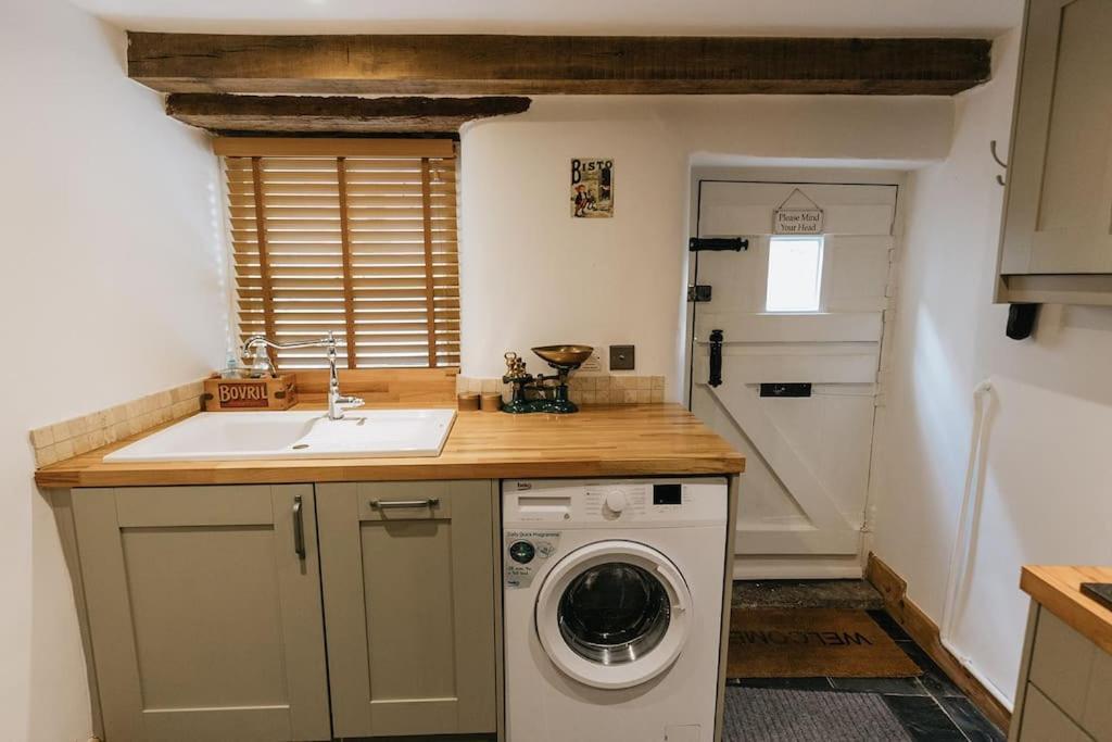 Fryers Cottage - Beautiful 2 Bedroom Town & Country Cottage On Edge Of Peak District Wirksworth Exterior foto