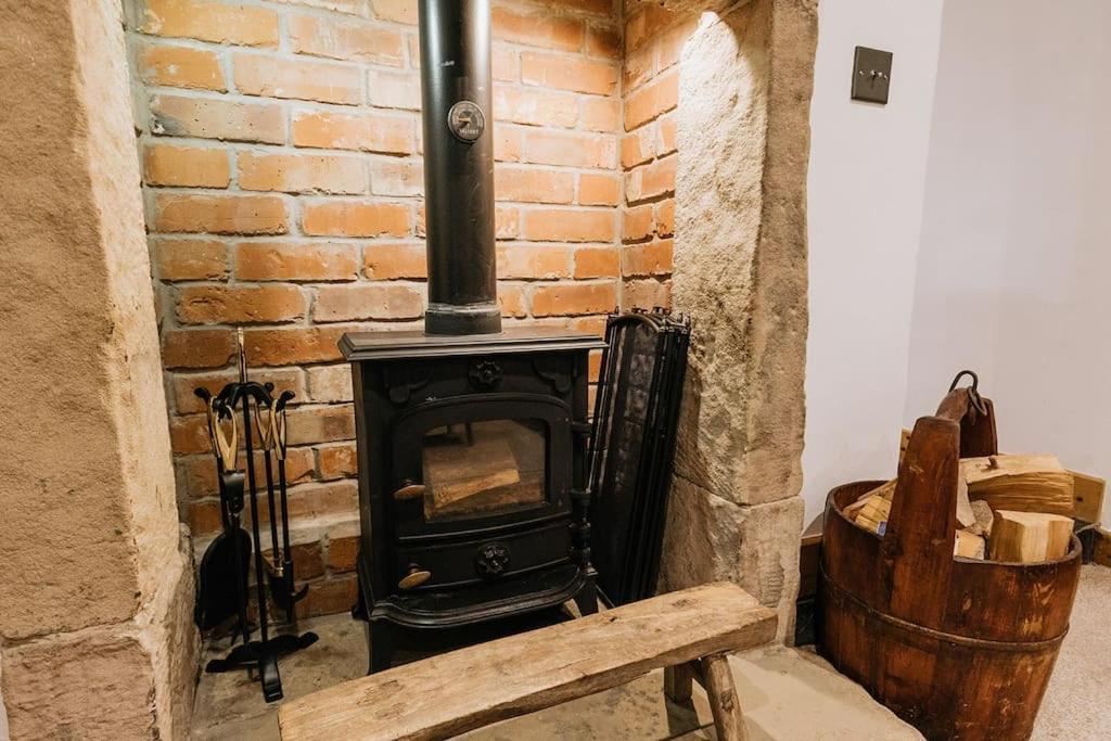 Fryers Cottage - Beautiful 2 Bedroom Town & Country Cottage On Edge Of Peak District Wirksworth Exterior foto