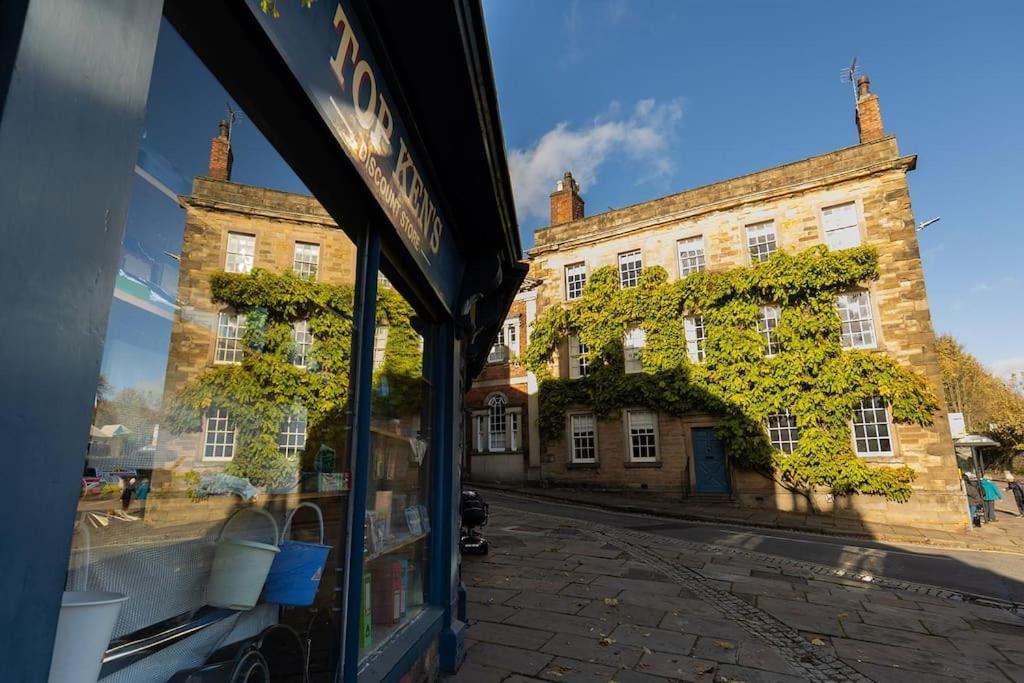 Fryers Cottage - Beautiful 2 Bedroom Town & Country Cottage On Edge Of Peak District Wirksworth Exterior foto